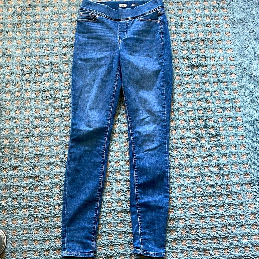 Levi's Pull on Jeggings EUC